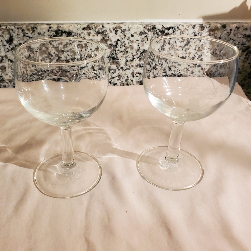 BILTMORE ESTATE WINERY, GLASSES